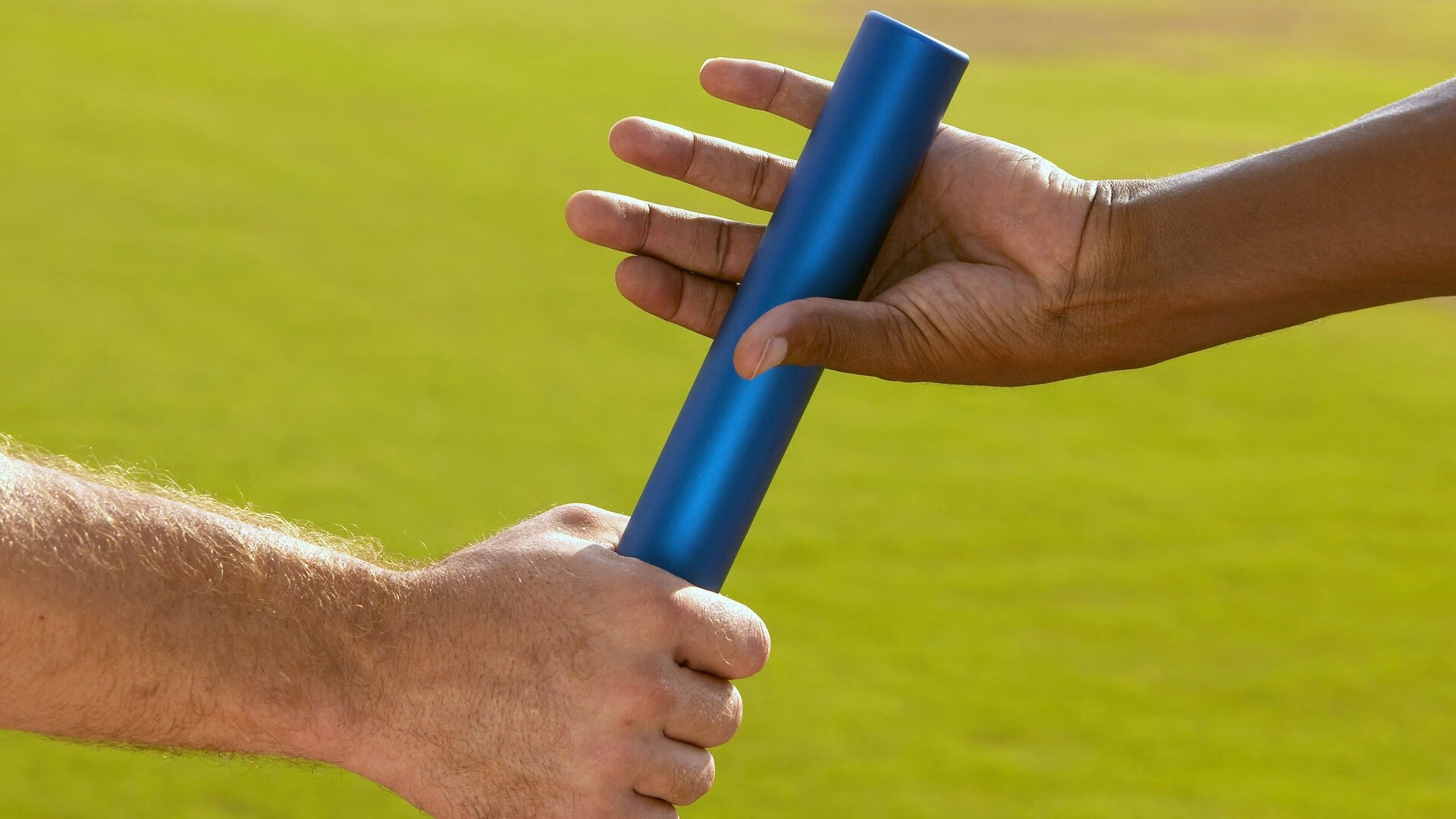 “科技破浪：自动驾驶惊艳赛场未来”，自动驾驶巨头迎突破性进展