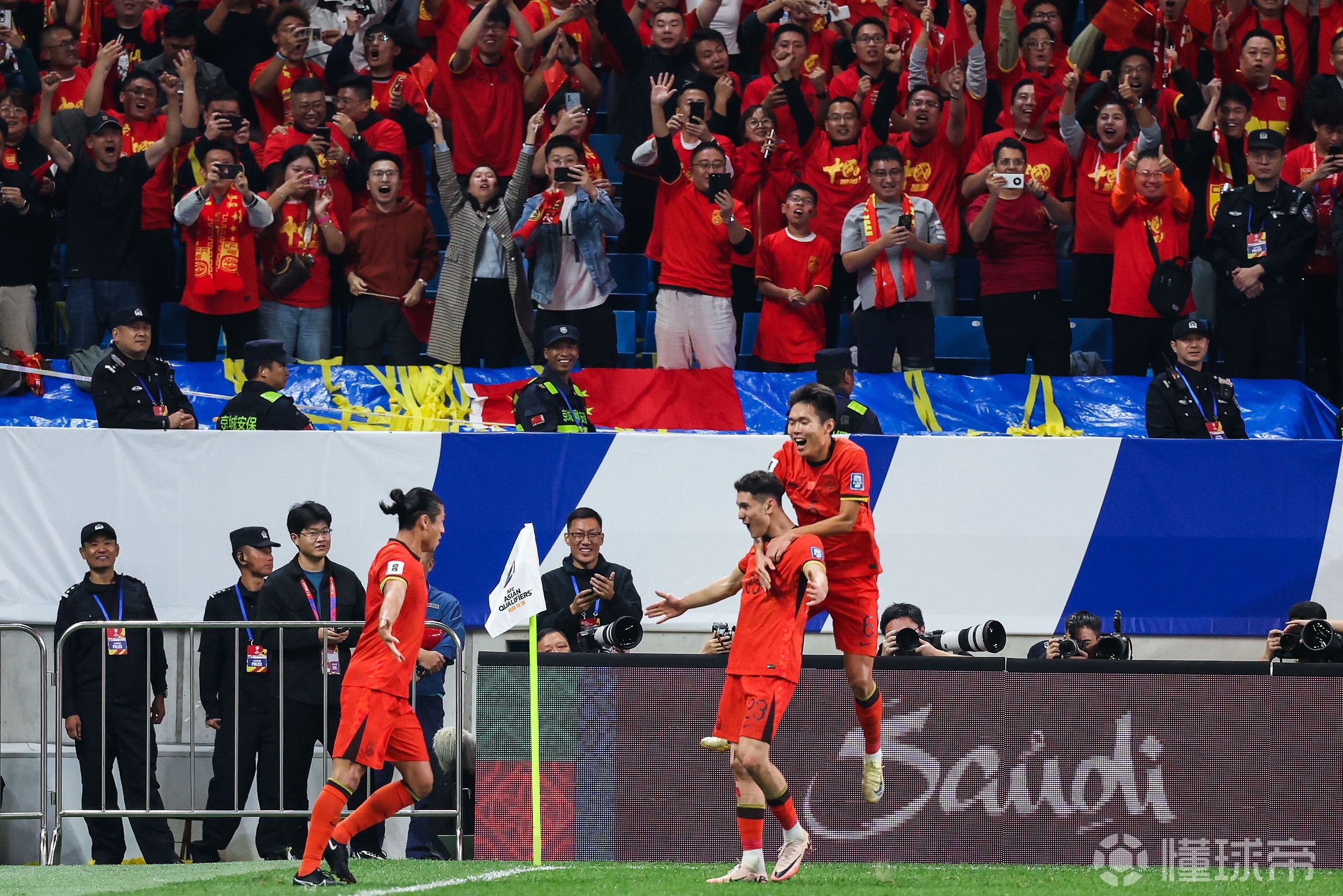 关于印度板球队世界杯夺冠，举国欢庆的信息