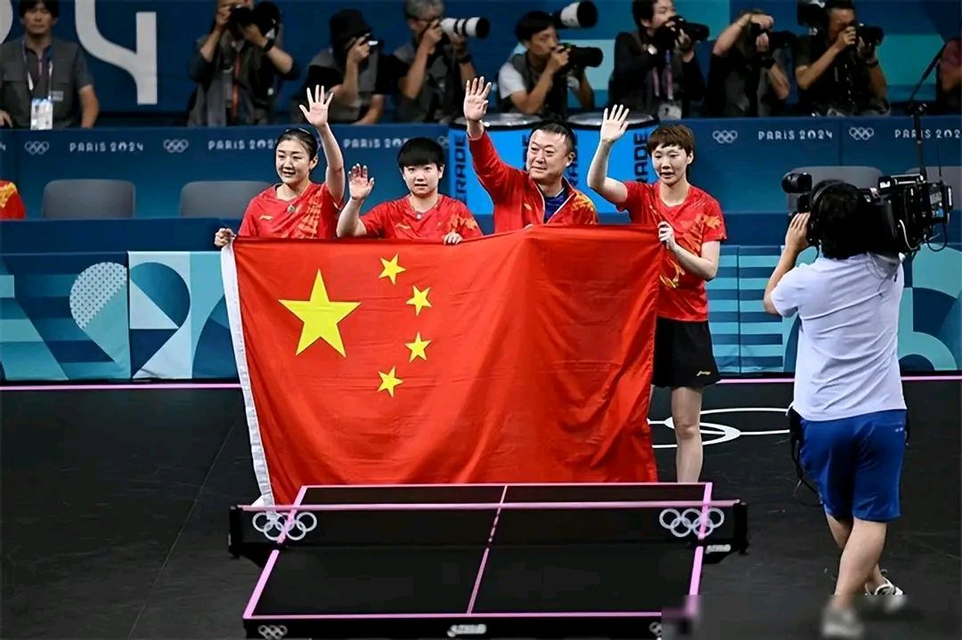 “跨界运动会:明星与运动员同台竞技!” “跨界运动会:明星与运动员同台竞技!”