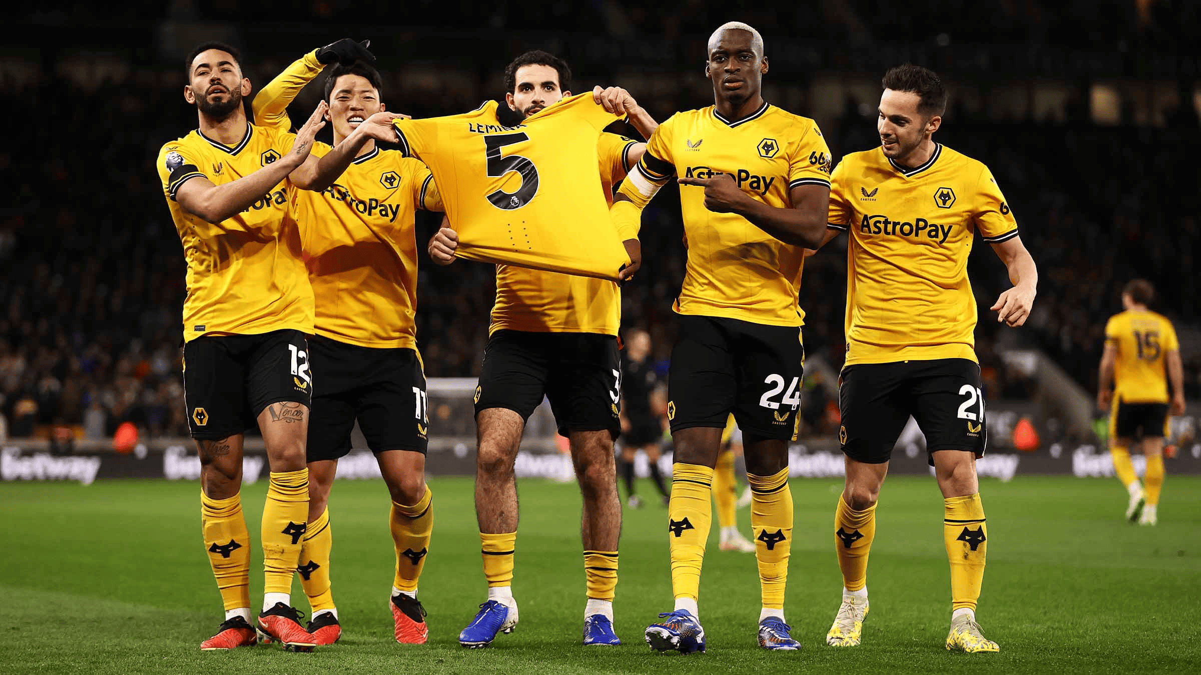 -包含“英超的足球解说：激情与分析的完美结合！”的词条