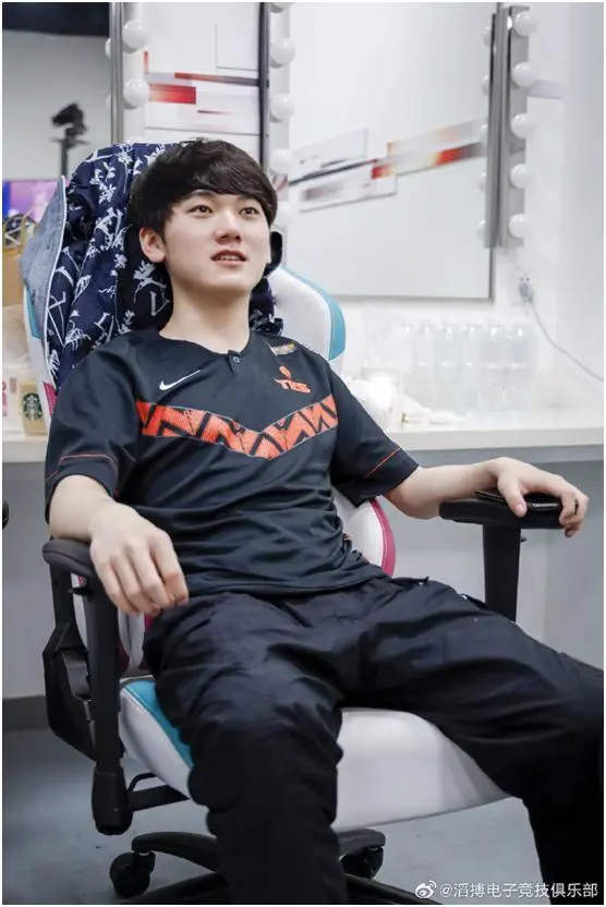 电竞选手退役困境:黄金年龄后的职业出路 电竞选手退役困境:黄金年龄后的职业出路