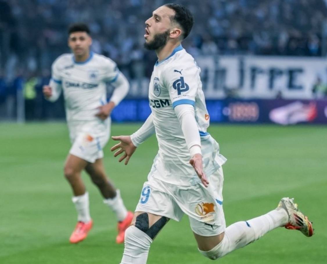 “法甲强队分析:巴黎圣-Germain的挑战与机遇!” “法甲强队分析:巴黎圣-Germain的挑战与机遇!”