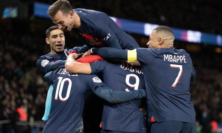 “法甲的球迷文化,如何影响比赛氛围?” “法甲的球迷文化,如何影响比赛氛围?”