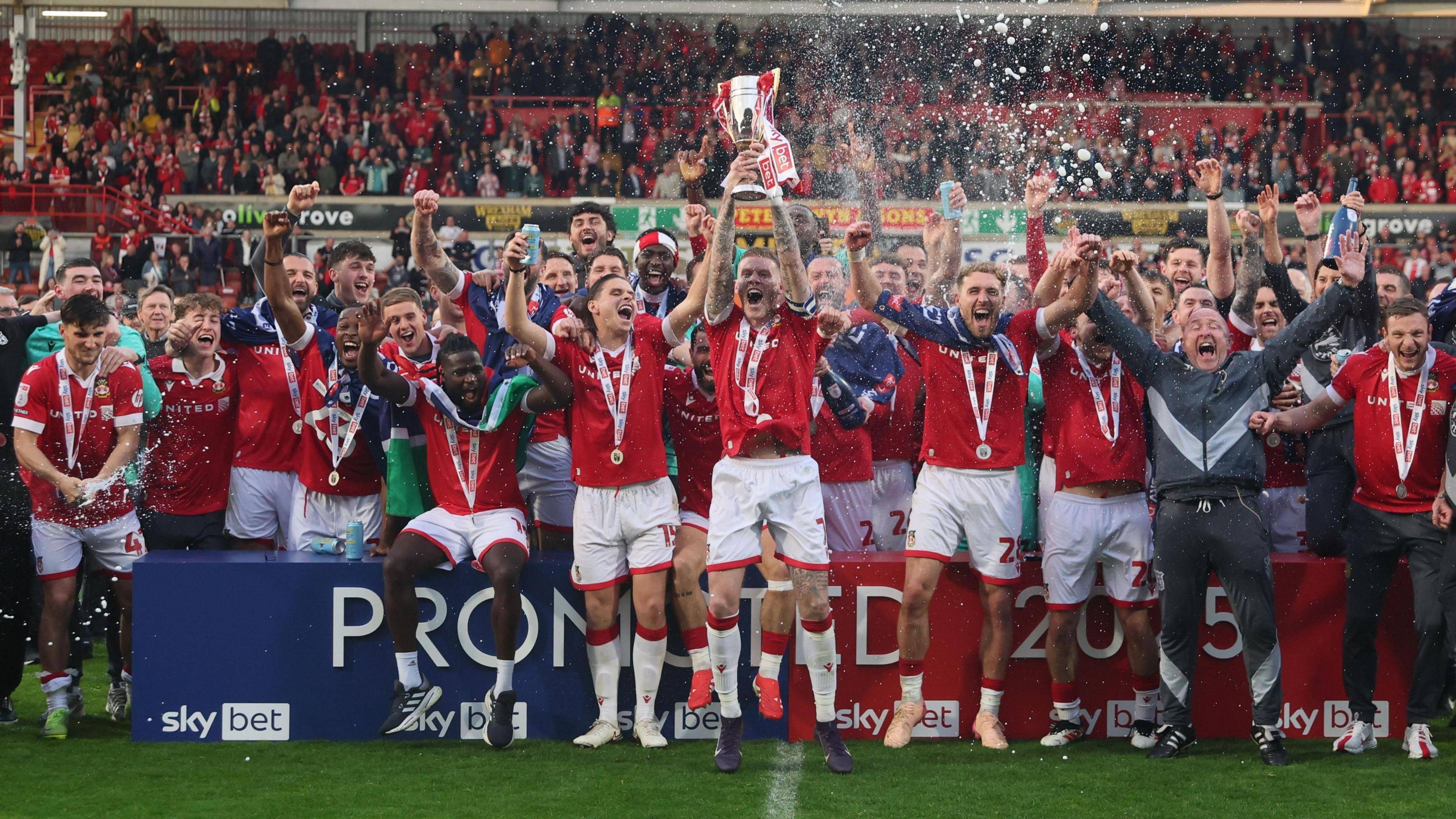 米兰网址-“英超的荣誉之路，各队斗志比拼的新赛季！”