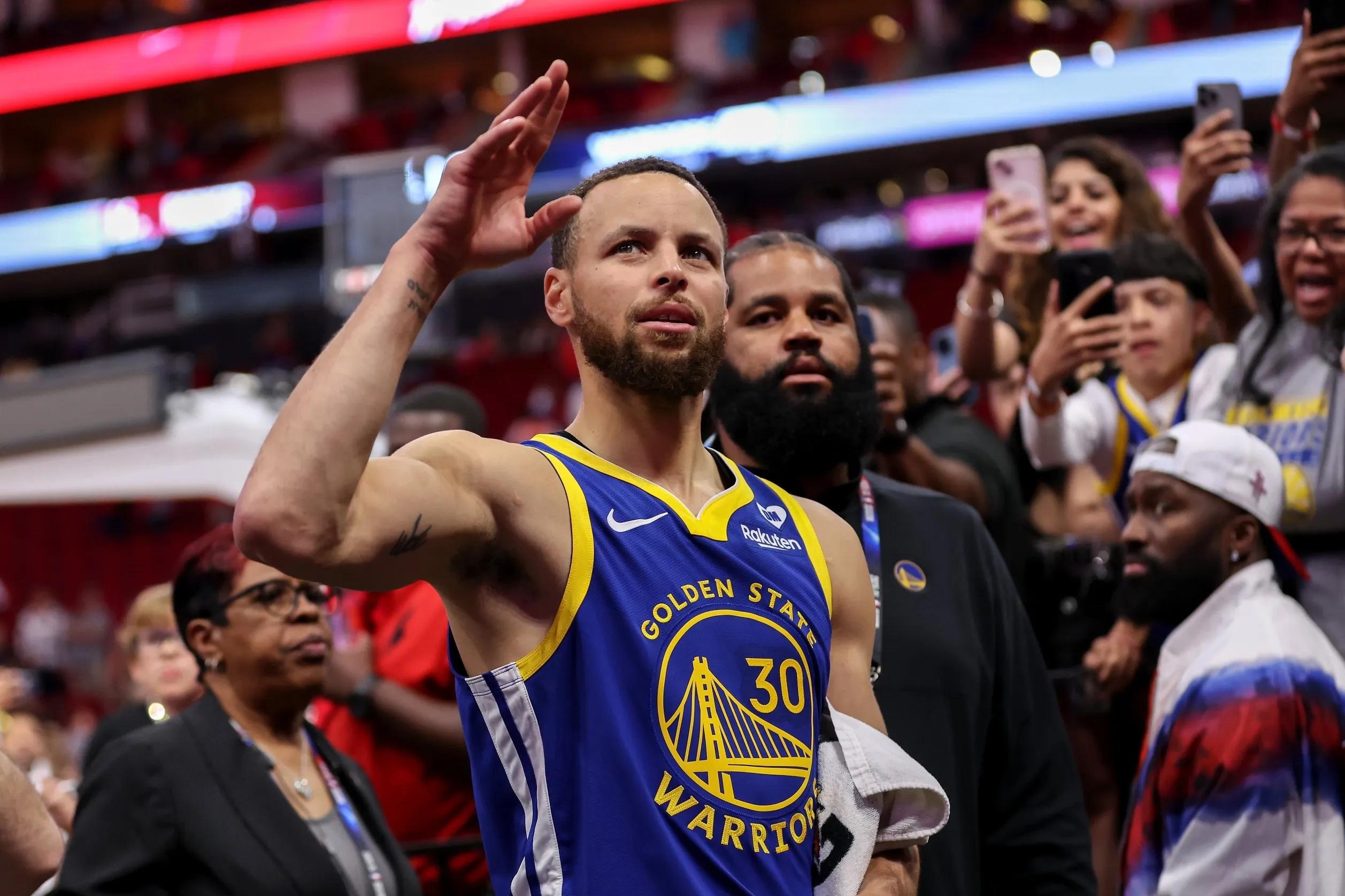 -追梦格林再领技术犯规，勇士更衣室气氛紧张