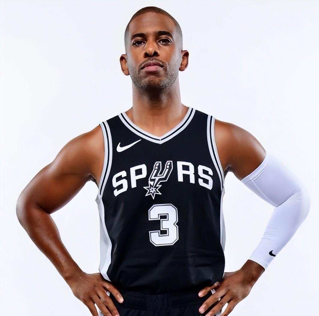 “战术创新:小个子球员如何在NBA中崭露头角!” “战术创新:小个子球员如何在NBA中崭露头角!”