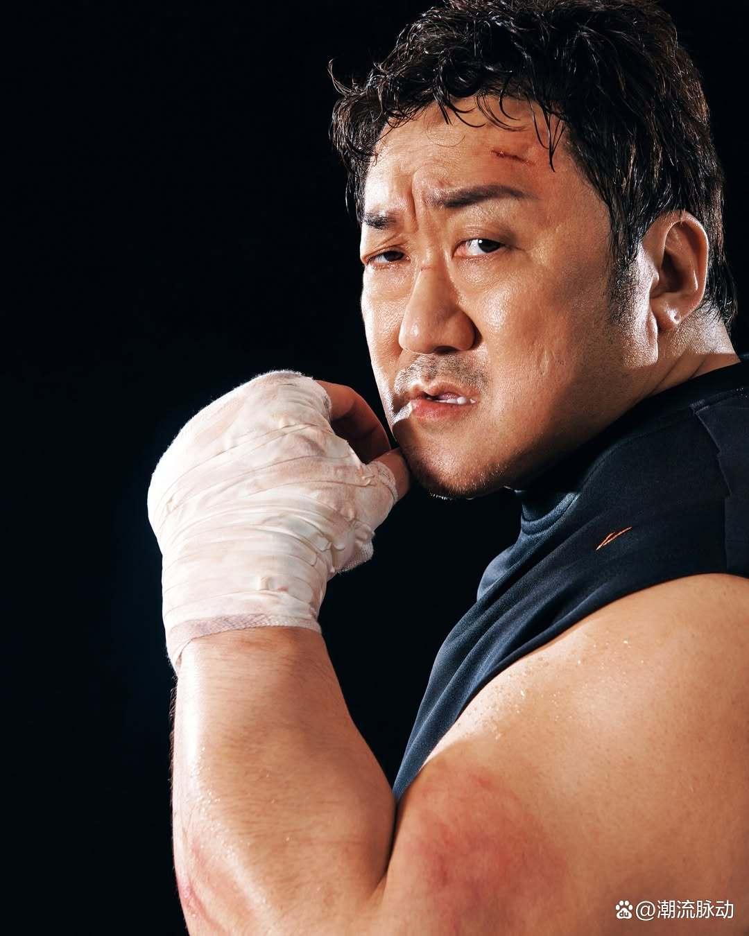 “拳击界新秀崭露头角,未来可期!” “拳击界新秀崭露头角,未来可期!”