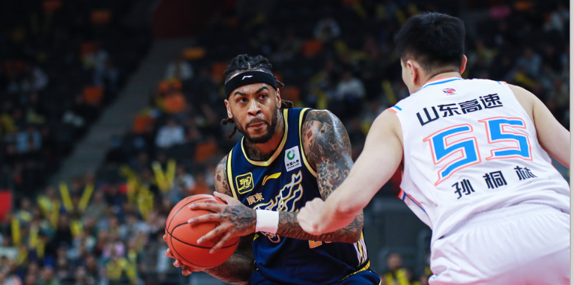 太阳签下自由市场中锋，弥补内线短板