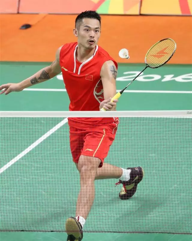 ac米兰官方网站-为什么左撇子球员难防？