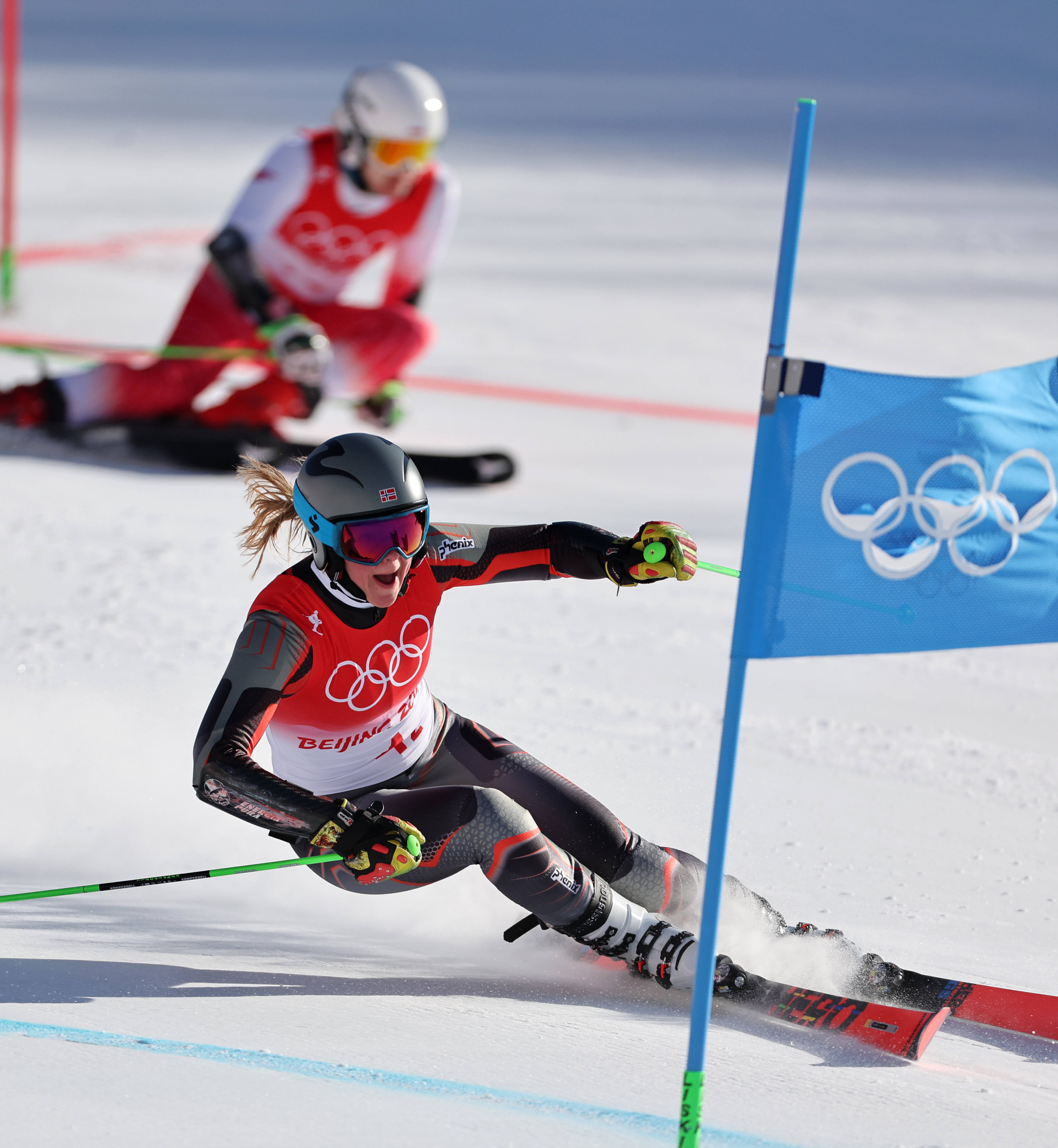 “极限滑雪赛事:运动员挑战严重天气,勇往直前!” “极限滑雪赛事:运动员挑战严重天气,勇往直前!”