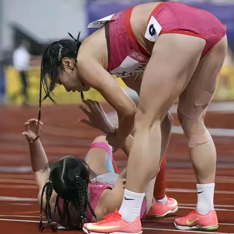 米兰官网-“国家田径队选手：训练与比赛的艰辛背后！”