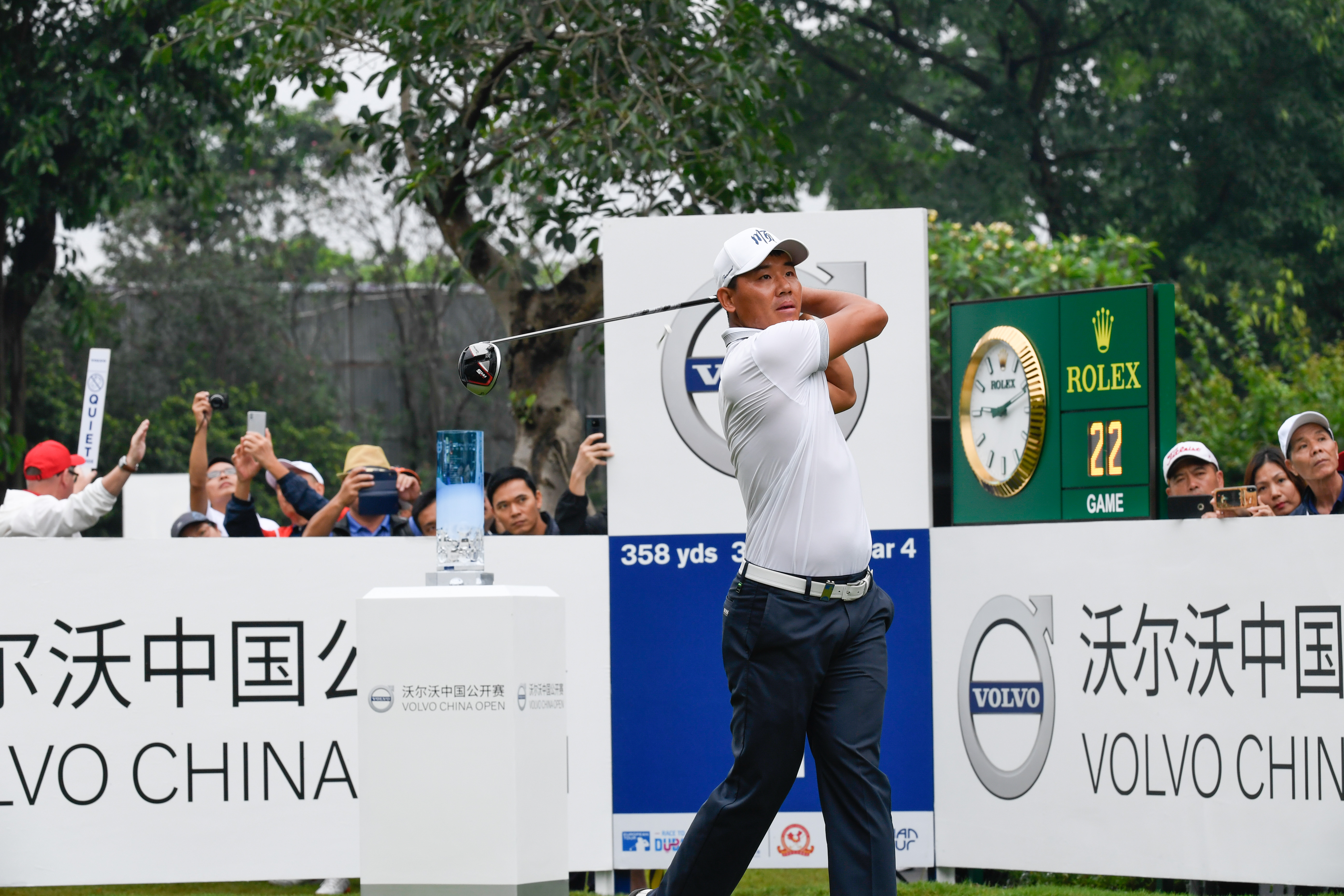 米兰官方网站-库里进军高尔夫，参加PGA巡回赛引热议